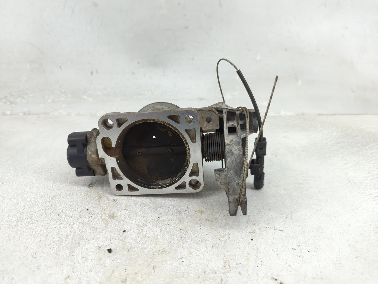 2002 Mercury Mountaineer Throttle Body P/N:1L2U-9581-AC Fits OEM Used Auto Parts - Oemusedautoparts1.com