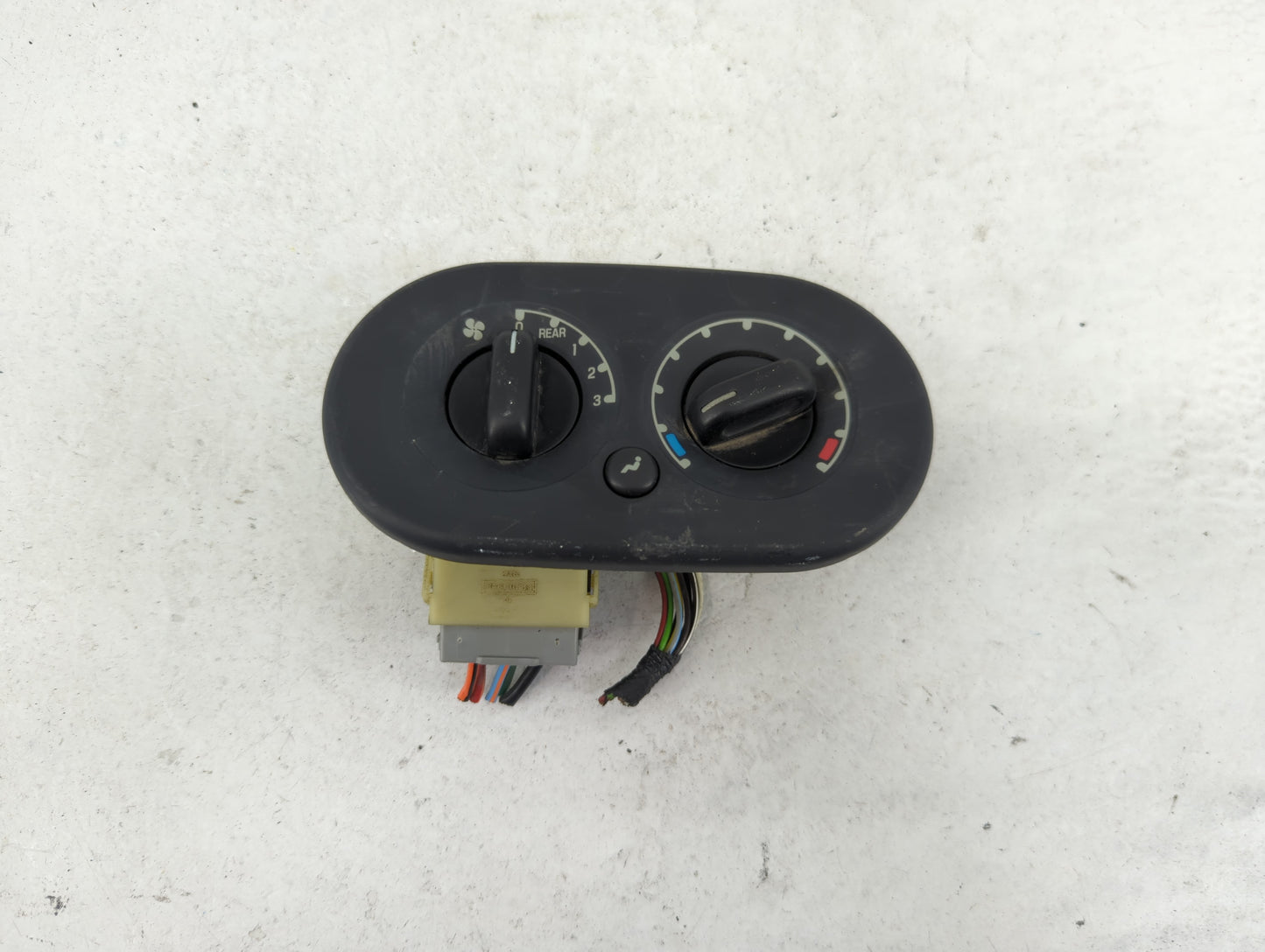 2002-2005 Mercury Mountaineer Climate Control Module Temperature AC/Heater Replacement P/N:1L2H-19D838-AF Fits OEM Used Auto