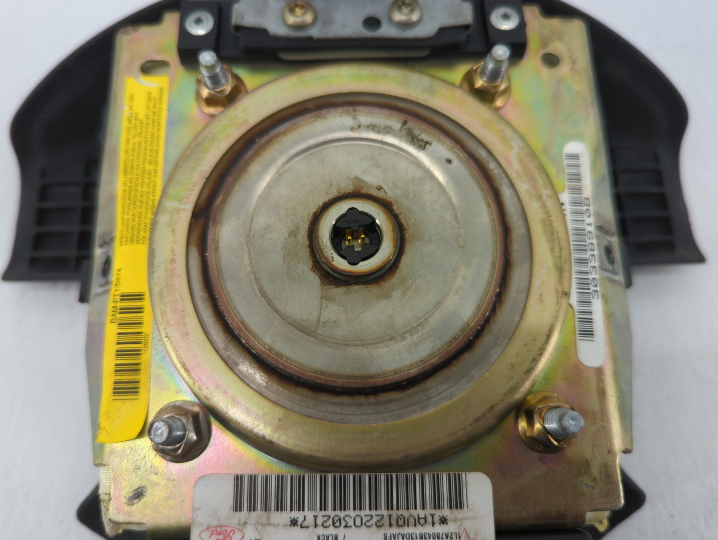 2002 Mercury Mountaineer Air Bag Driver Left Steering Wheel Mounted P/N:1AVQ122030217 Fits OEM Used Auto Parts - Oemusedauto