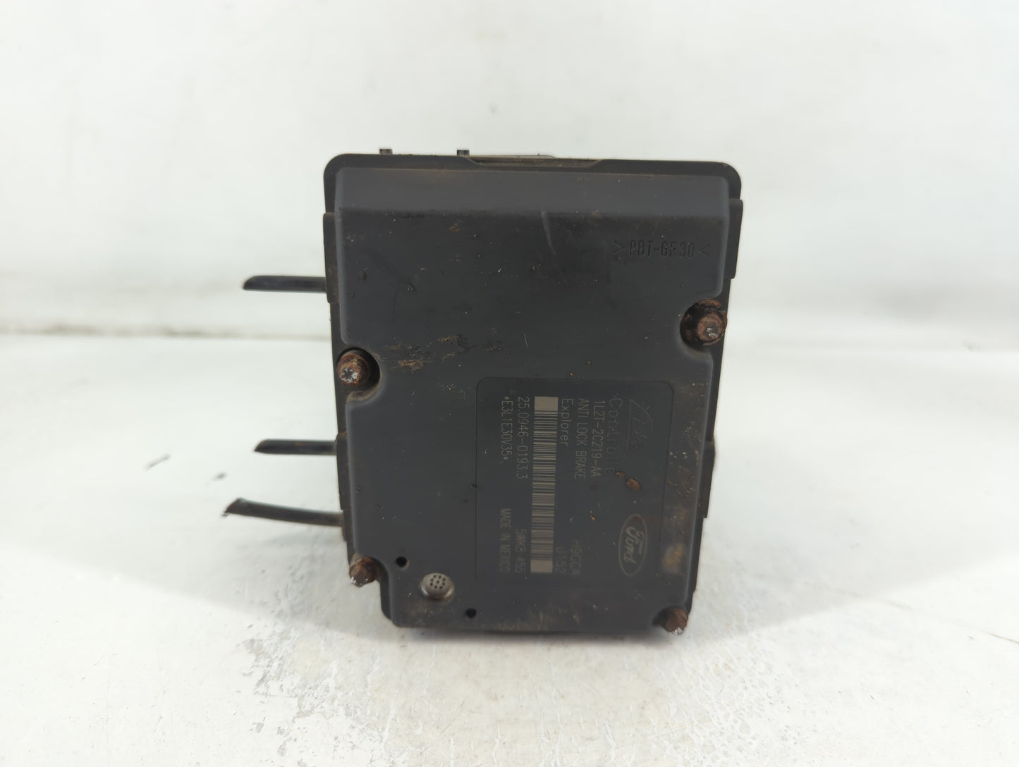 2002 Mercury Mountaineer ABS Pump Control Module Replacement P/N:0511-8136 Fits OEM Used Auto Parts - Oemusedautoparts1.com