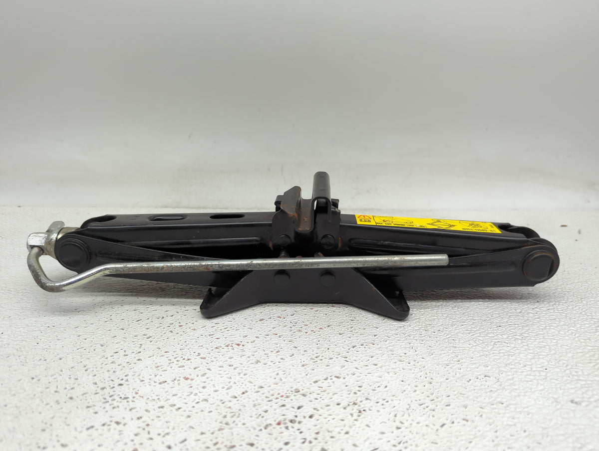 2002 Mercury Sable Spare Scissor Car Jack - Oemusedautoparts1.com