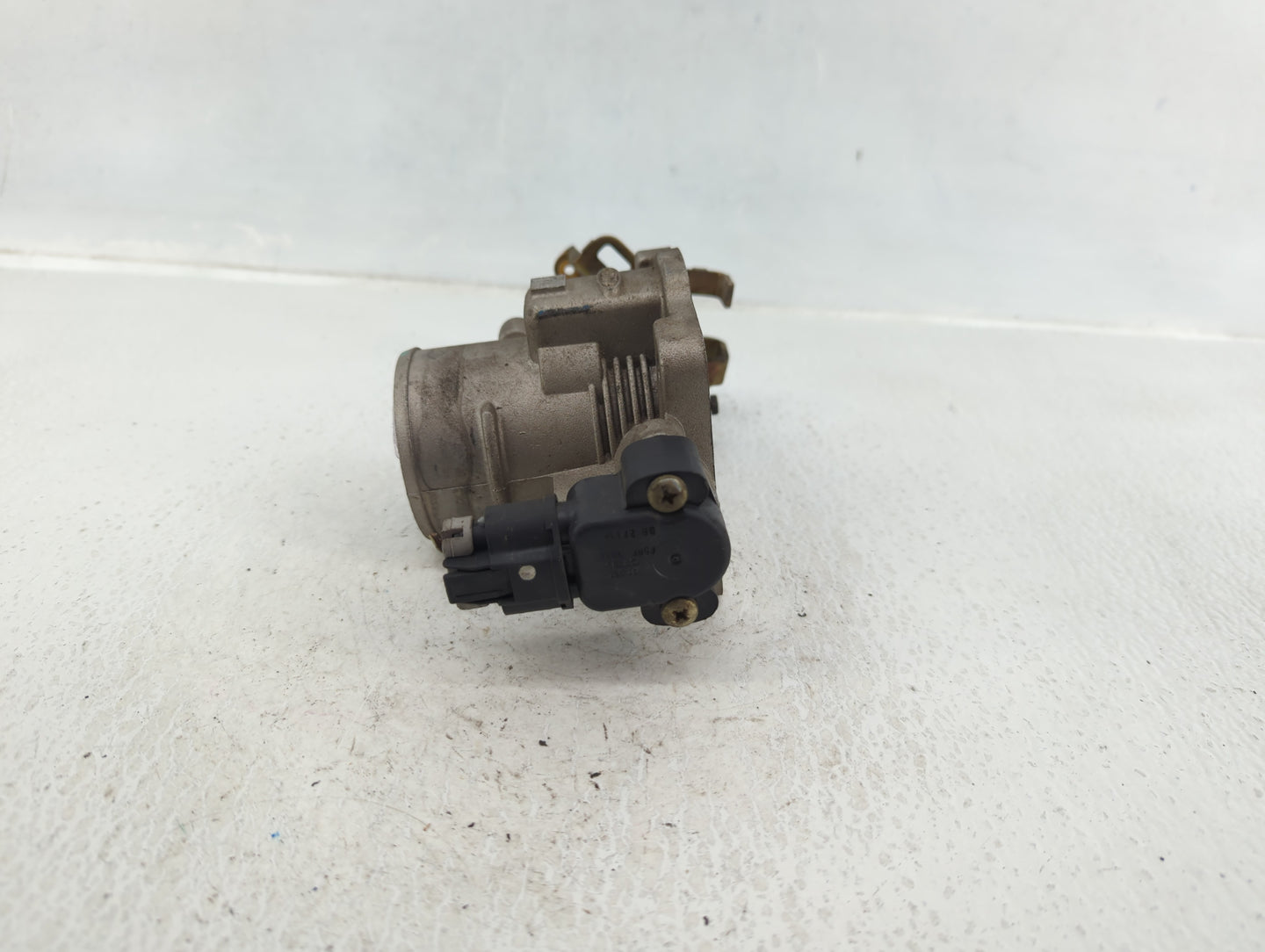2000-2003 Mercury Sable Throttle Body P/N:1F1U-AA Fits Fits 2000 2001 2002 2003 OEM Used Auto Parts - Oemusedautoparts1.com