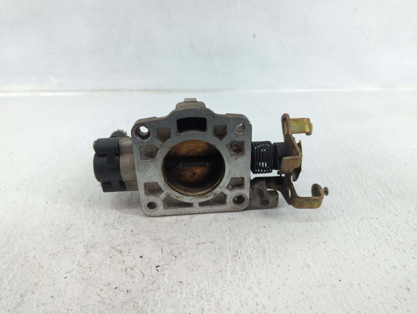 2000-2003 Mercury Sable Throttle Body P/N:1F1U-AA Fits Fits 2000 2001 2002 2003 OEM Used Auto Parts - Oemusedautoparts1.com