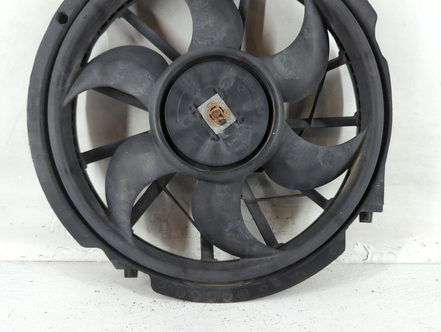 1996-2005 Mercury Sable Left Radiator Fan Motor Assembly - Oemusedautoparts1.com