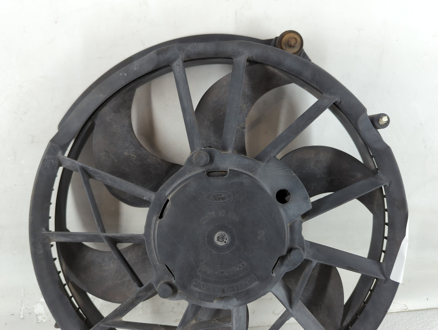 1996-2005 Mercury Sable Left Radiator Fan Motor Assembly - Oemusedautoparts1.com