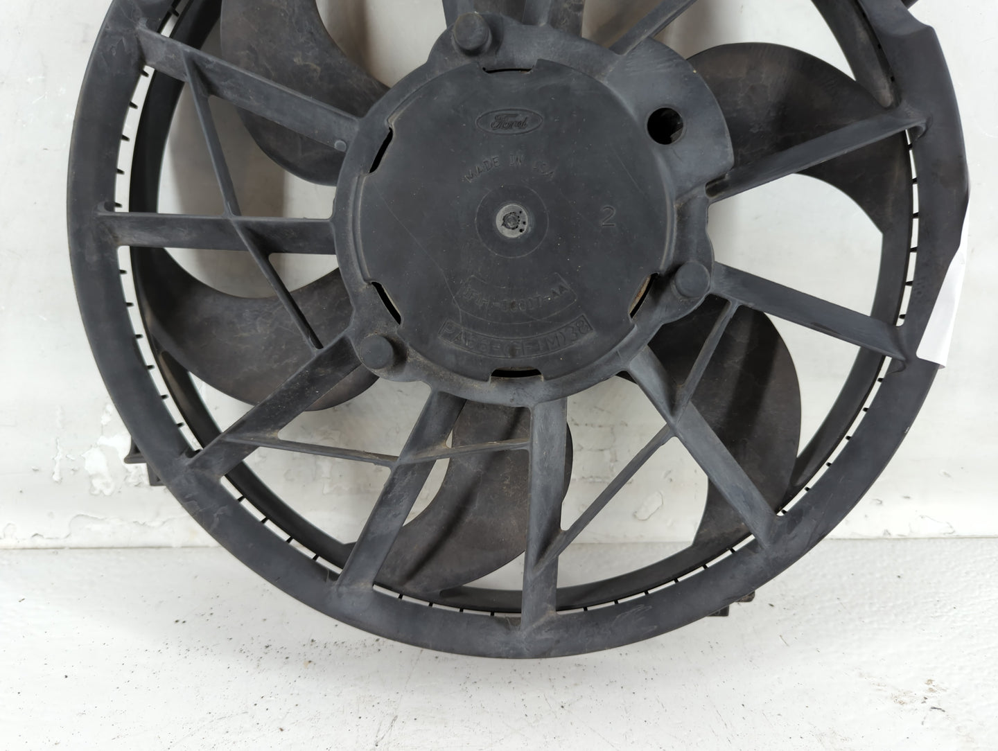 1996-2005 Mercury Sable Left Radiator Fan Motor Assembly - Oemusedautoparts1.com