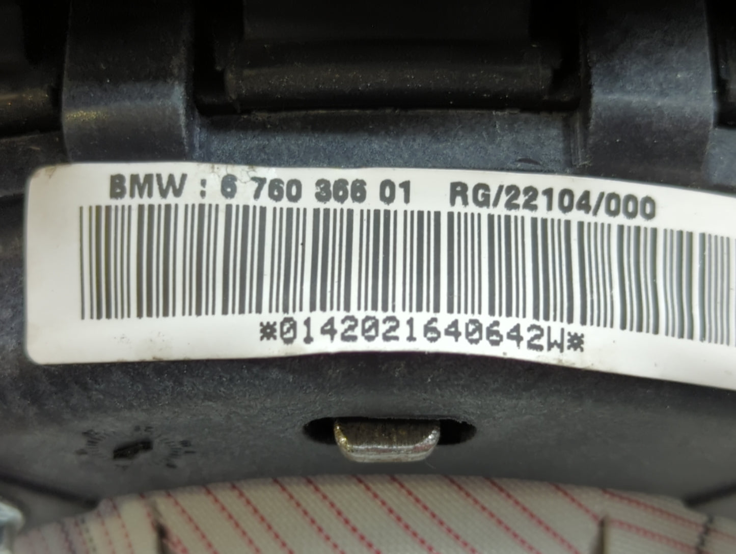 2002 Mini Cooper Air Bag Driver Left Steering Wheel Mounted P/N:6 760 366 01 Fits OEM Used Auto Parts - Oemusedautoparts1.co