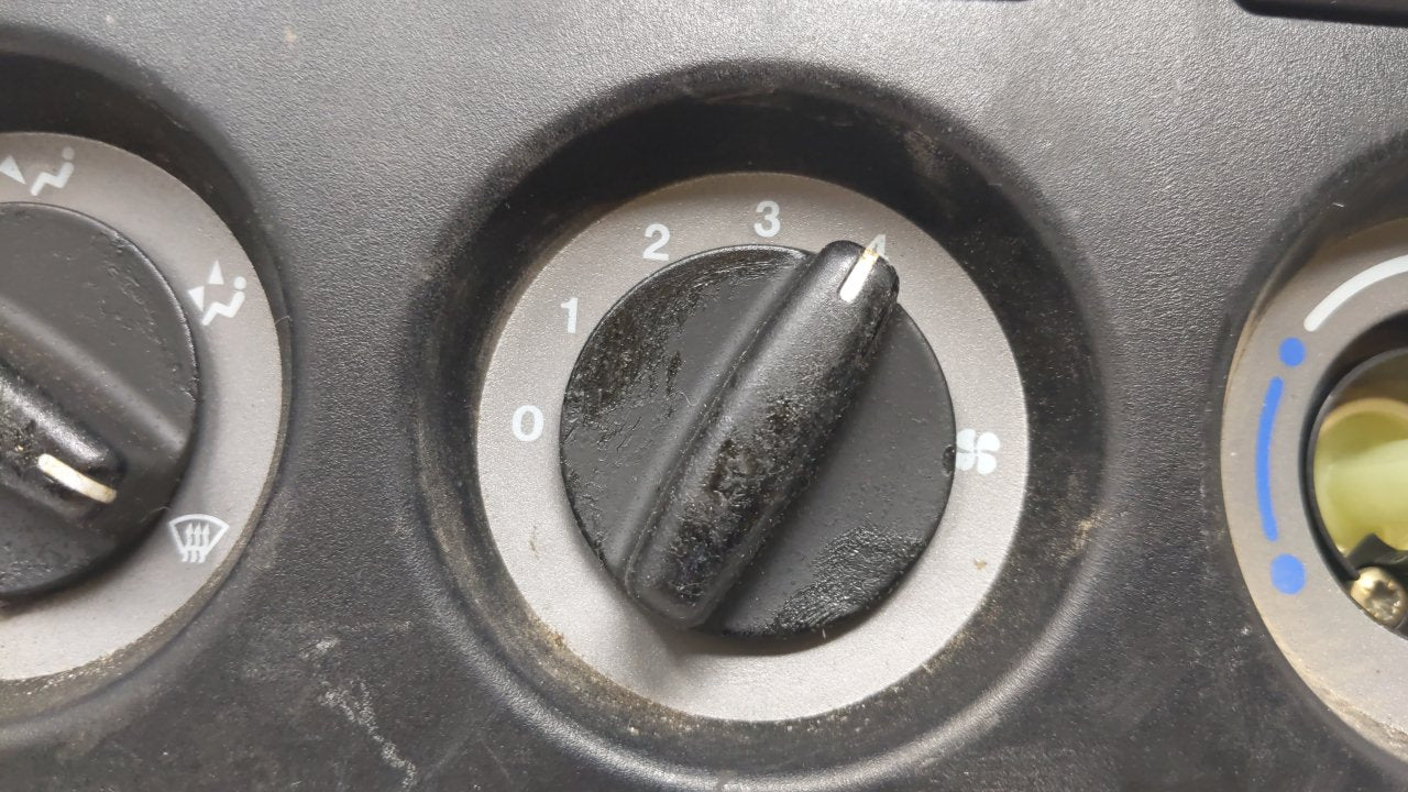 2002 Mini Mini Climate Control Module Temperature AC/Heater Replacement Fits OEM Used Auto Parts - Oemusedautoparts1.com
