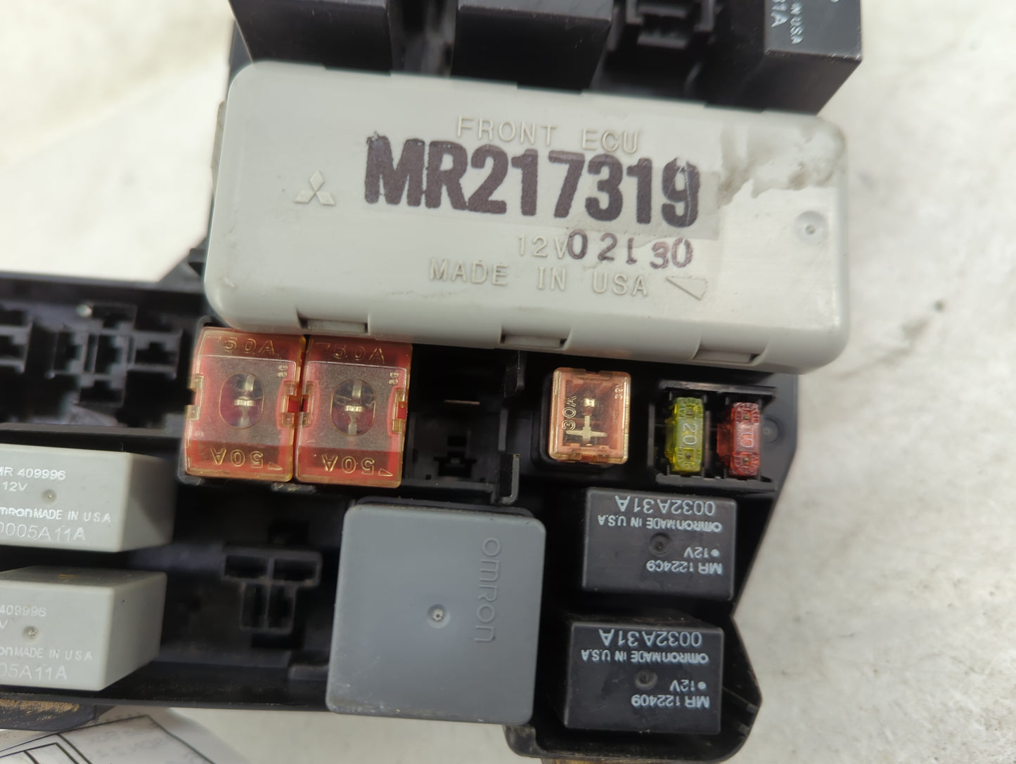 2000-2003 Mitsubishi Galant Fusebox Fuse Box Panel Relay Module P/N:10413-0497 Fits Fits 2000 2001 2002 2003 OEM Used Auto P