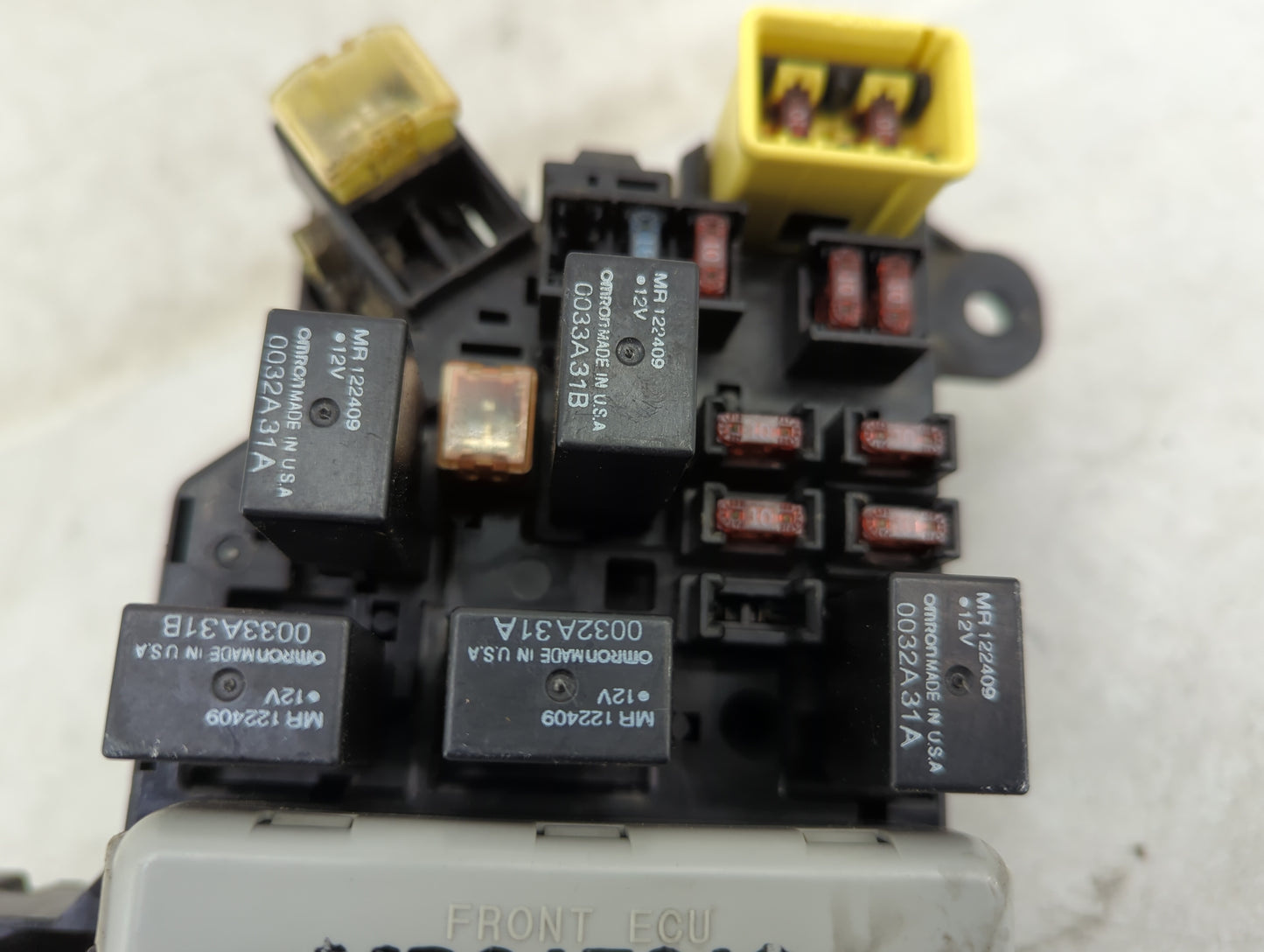 2000-2003 Mitsubishi Galant Fusebox Fuse Box Panel Relay Module P/N:10413-0497 Fits Fits 2000 2001 2002 2003 OEM Used Auto P