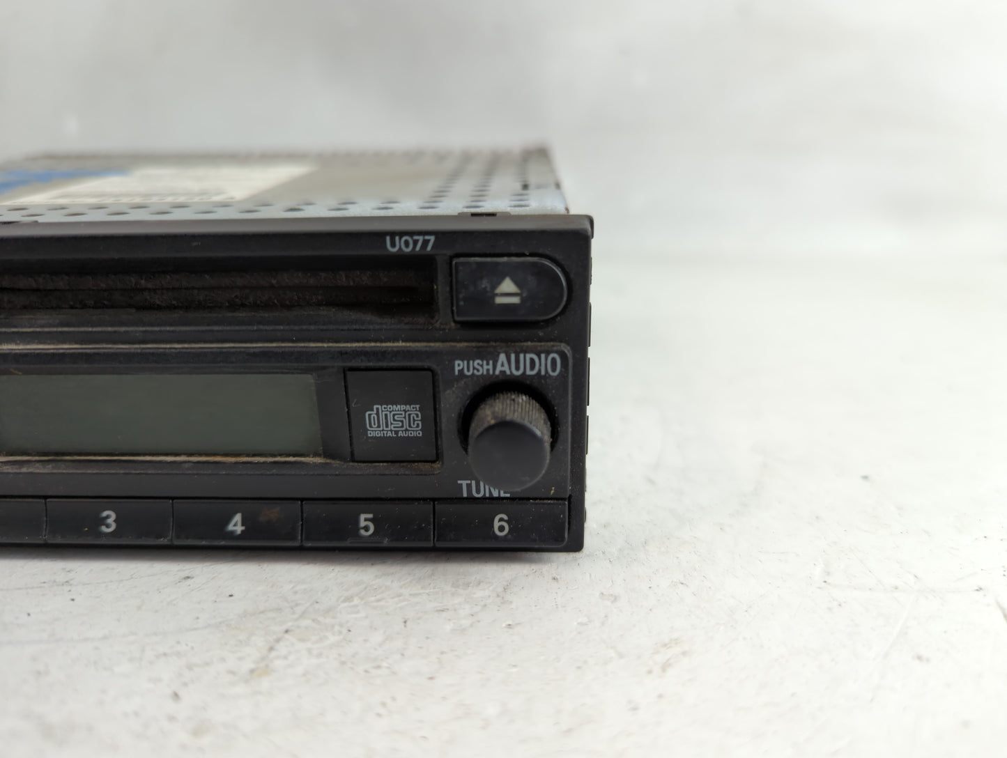 2002-2003 Mitsubishi Montero Sport Radio AM FM Cd Player Receiver Replacement Fits Fits 2002 2003 OEM Used Auto Parts - Oemu