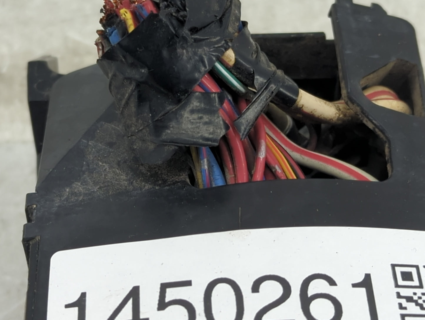 2002 Mitsubishi Montero Sport Fusebox Fuse Box Panel Relay Module P/N:MR268930 Fits OEM Used Auto Parts - Oemusedautoparts1.