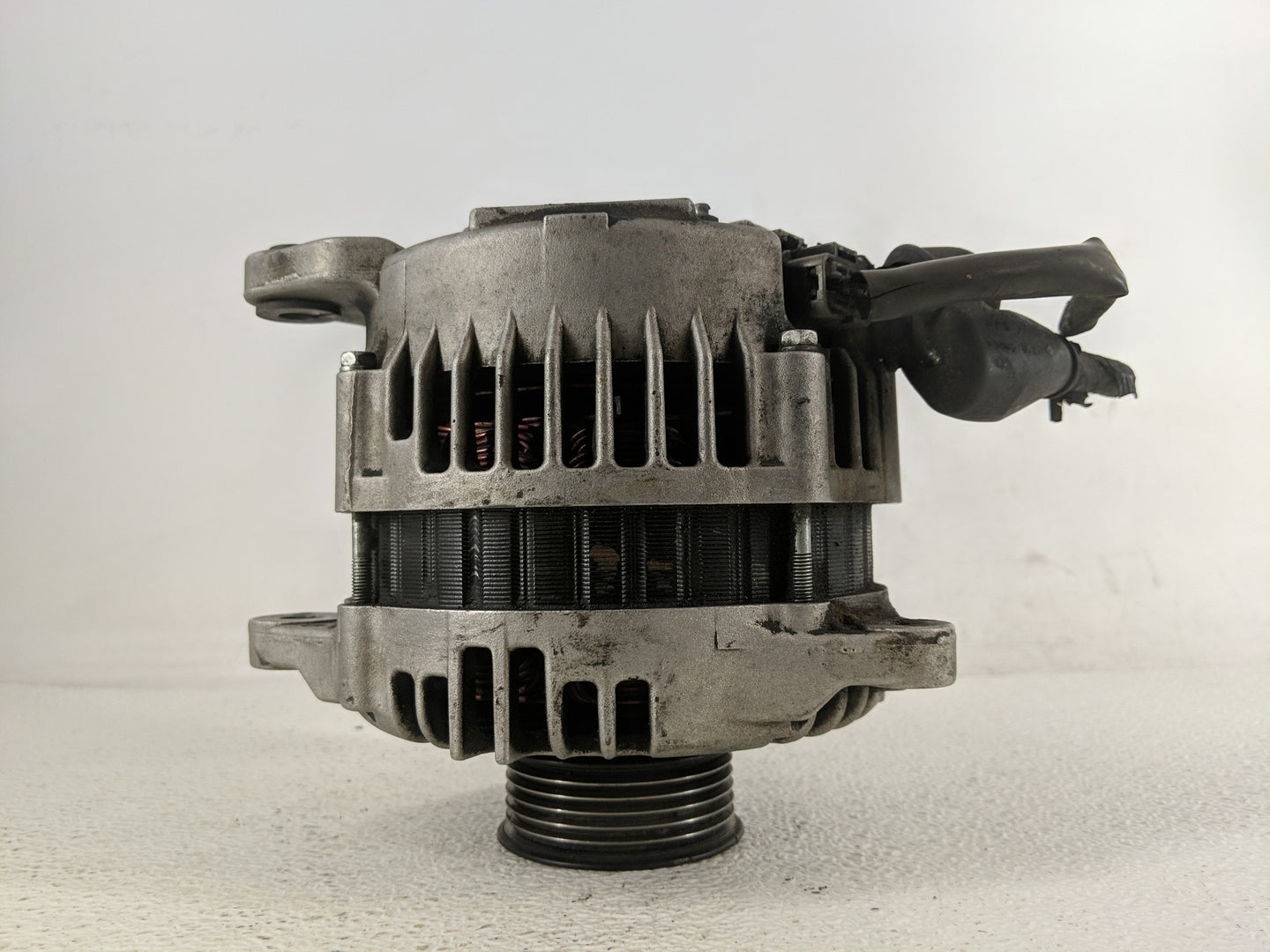 2002-2005 Nissan Altima Alternator Replacement Generator Charging Assembly Engine OEM Fits Fits 2002 2003 2004 2005 OEM Used