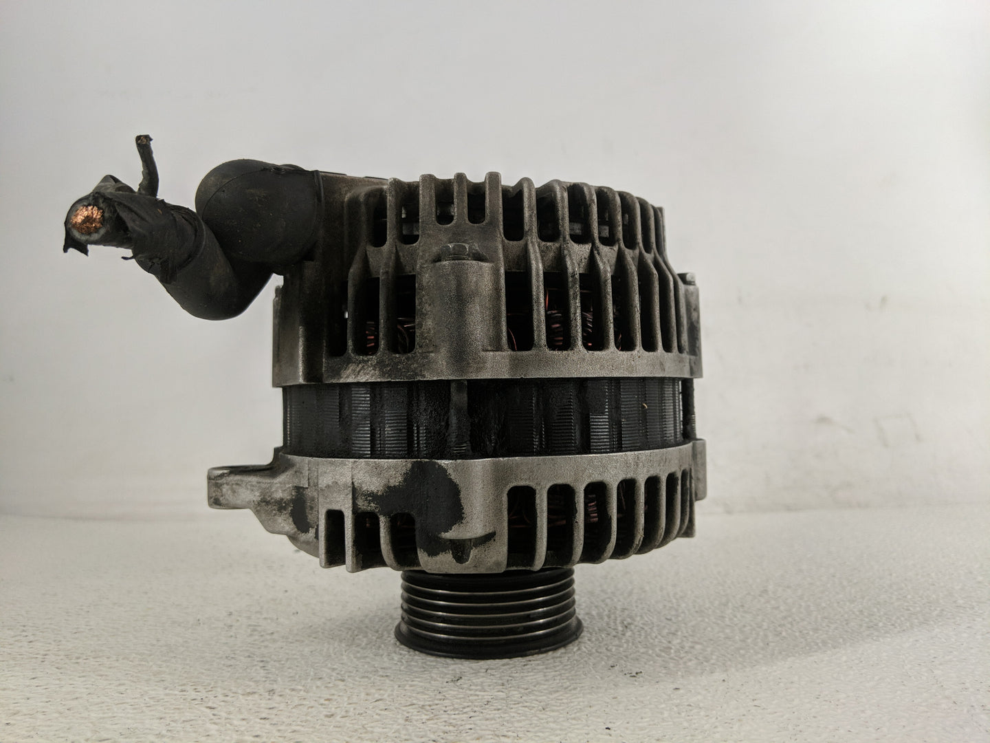 2002-2005 Nissan Altima Alternator Replacement Generator Charging Assembly Engine OEM Fits Fits 2002 2003 2004 2005 OEM Used