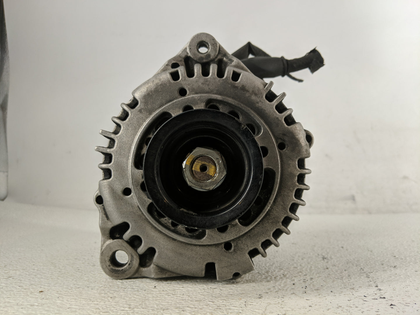 2002-2005 Nissan Altima Alternator Replacement Generator Charging Assembly Engine OEM Fits Fits 2002 2003 2004 2005 OEM Used