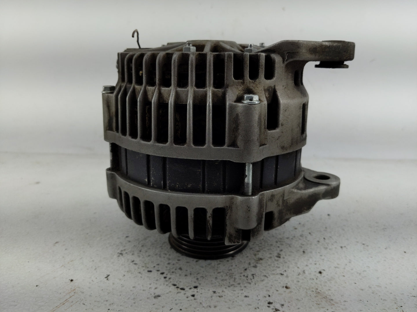 2002-2005 Nissan Altima Alternator Replacement Generator Charging Assembly Engine OEM Fits Fits 2002 2003 2004 2005 OEM Used