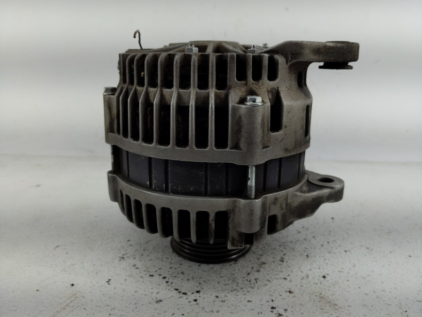 2002-2005 Nissan Altima Alternator Replacement Generator Charging Assembly Engine OEM Fits Fits 2002 2003 2004 2005 OEM Used