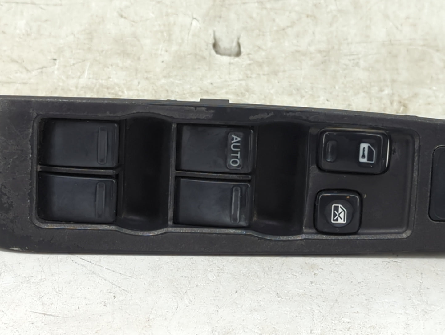 2002 Nissan Altima Master Power Window Switch Replacement Driver Side Left P/N:16576-8J0 Fits OEM Used Auto Parts - Oemuseda