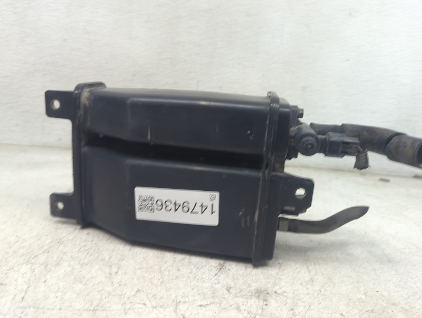 2002 Nissan Altima Fuel Vapor Charcoal Canister - Oemusedautoparts1.com