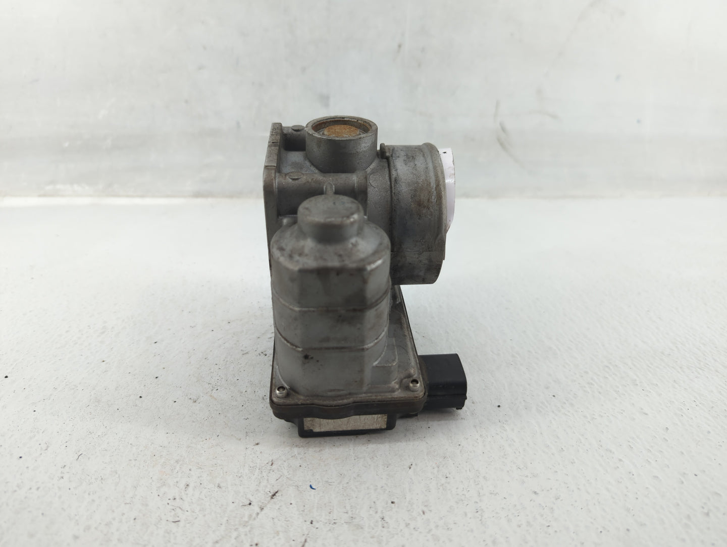 2002-2006 Nissan Altima Throttle Body P/N:RME60-36 Fits Fits 2002 2003 2004 2005 2006 OEM Used Auto Parts - Oemusedautoparts
