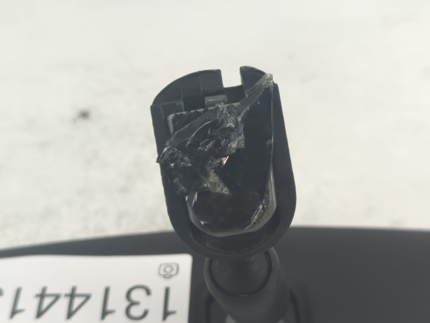2002 Nissan Frontier Interior Rear View Mirror Replacement OEM P/N:E8011681 Fits OEM Used Auto Parts - Oemusedautoparts1.com