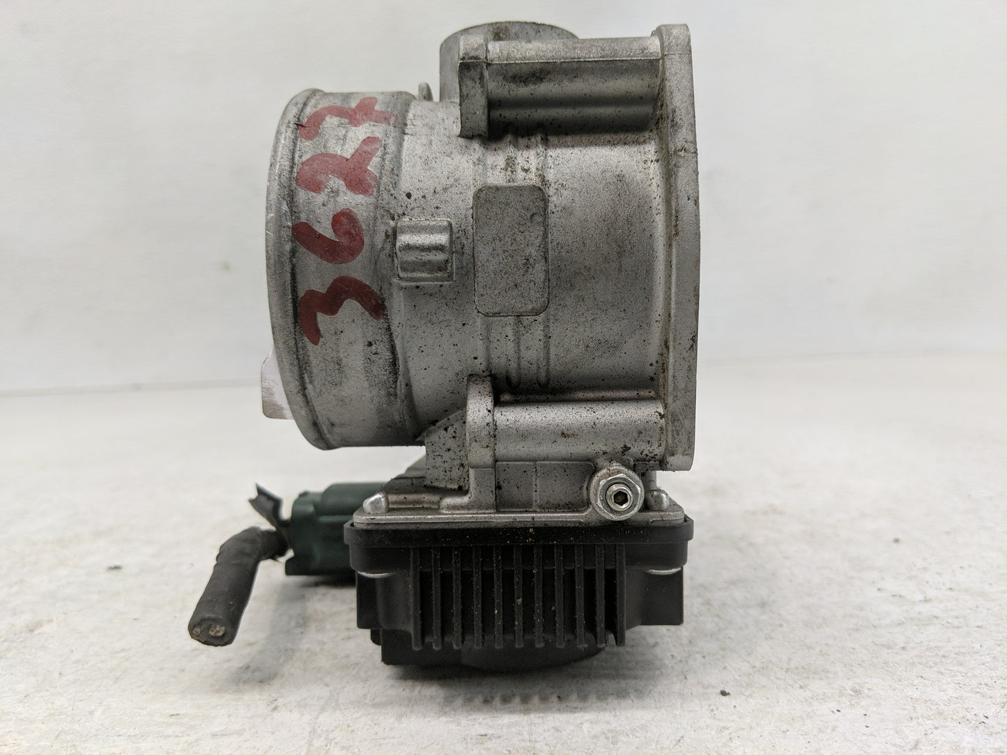 2002 Nissan Maxima Throttle Body Fits OEM Used Auto Parts - Oemusedautoparts1.com