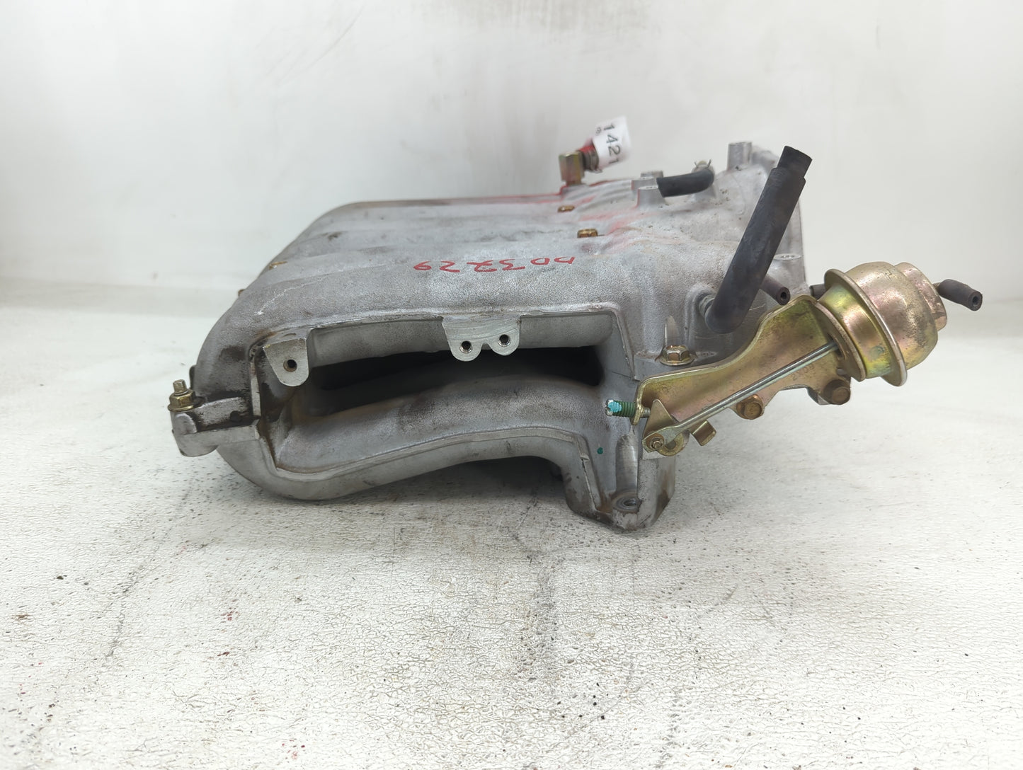 2001-2004 Nissan Pathfinder Air Intake Manifold Fits Fits 2001 2002 2003 2004 OEM Used Auto Parts - Oemusedautoparts1.com