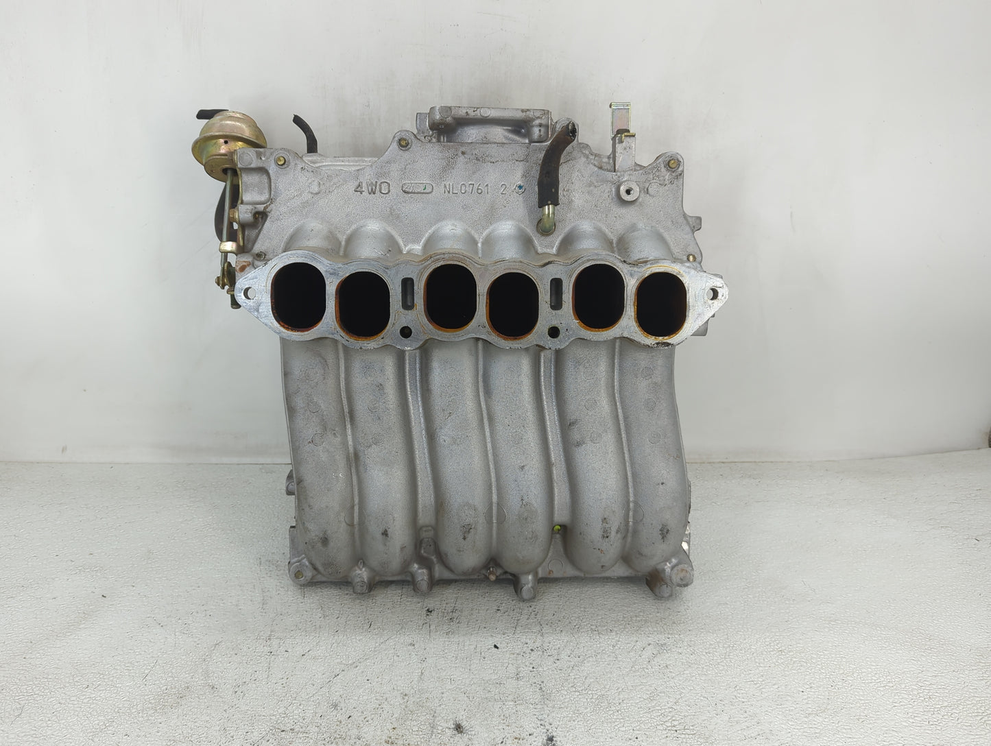 2001-2004 Nissan Pathfinder Air Intake Manifold Fits Fits 2001 2002 2003 2004 OEM Used Auto Parts - Oemusedautoparts1.com