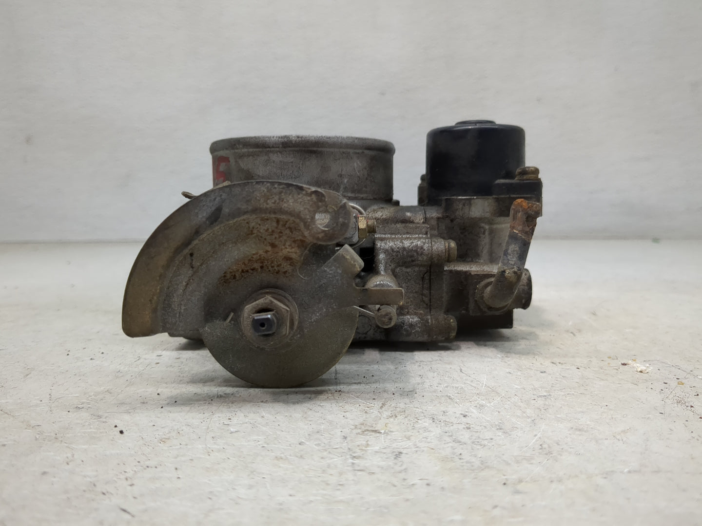 2001-2002 Nissan Pathfinder Throttle Body Fits Fits 2001 2002 2003 OEM Used Auto Parts - Oemusedautoparts1.com