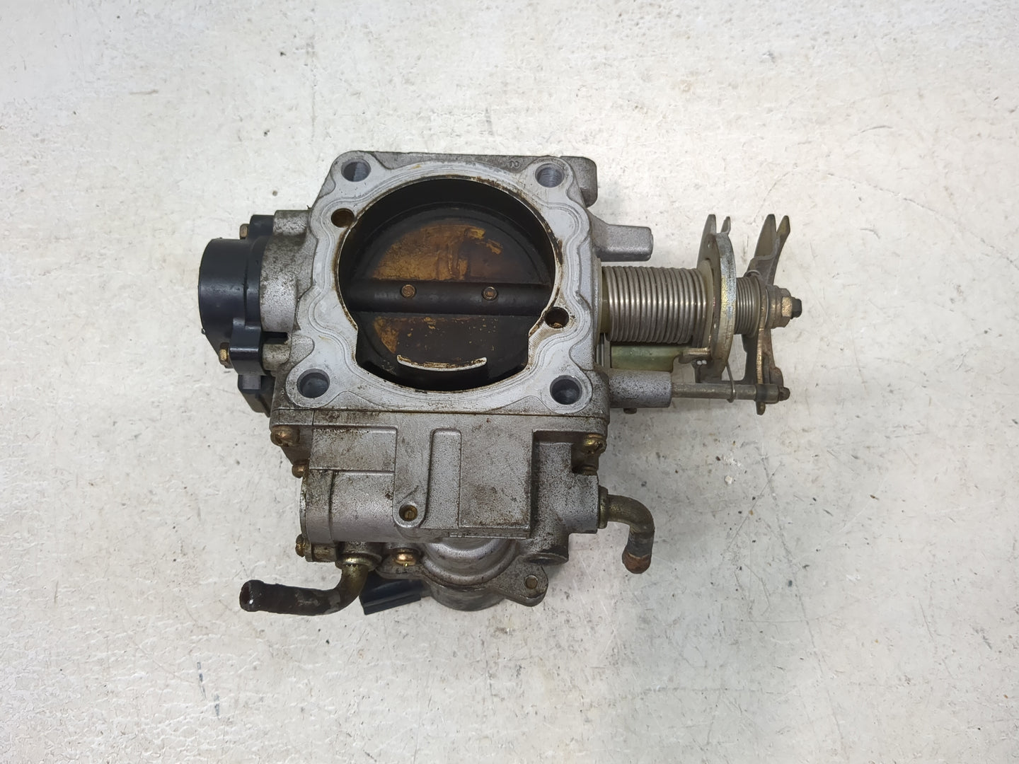 2001-2002 Nissan Pathfinder Throttle Body Fits Fits 2001 2002 2003 OEM Used Auto Parts - Oemusedautoparts1.com