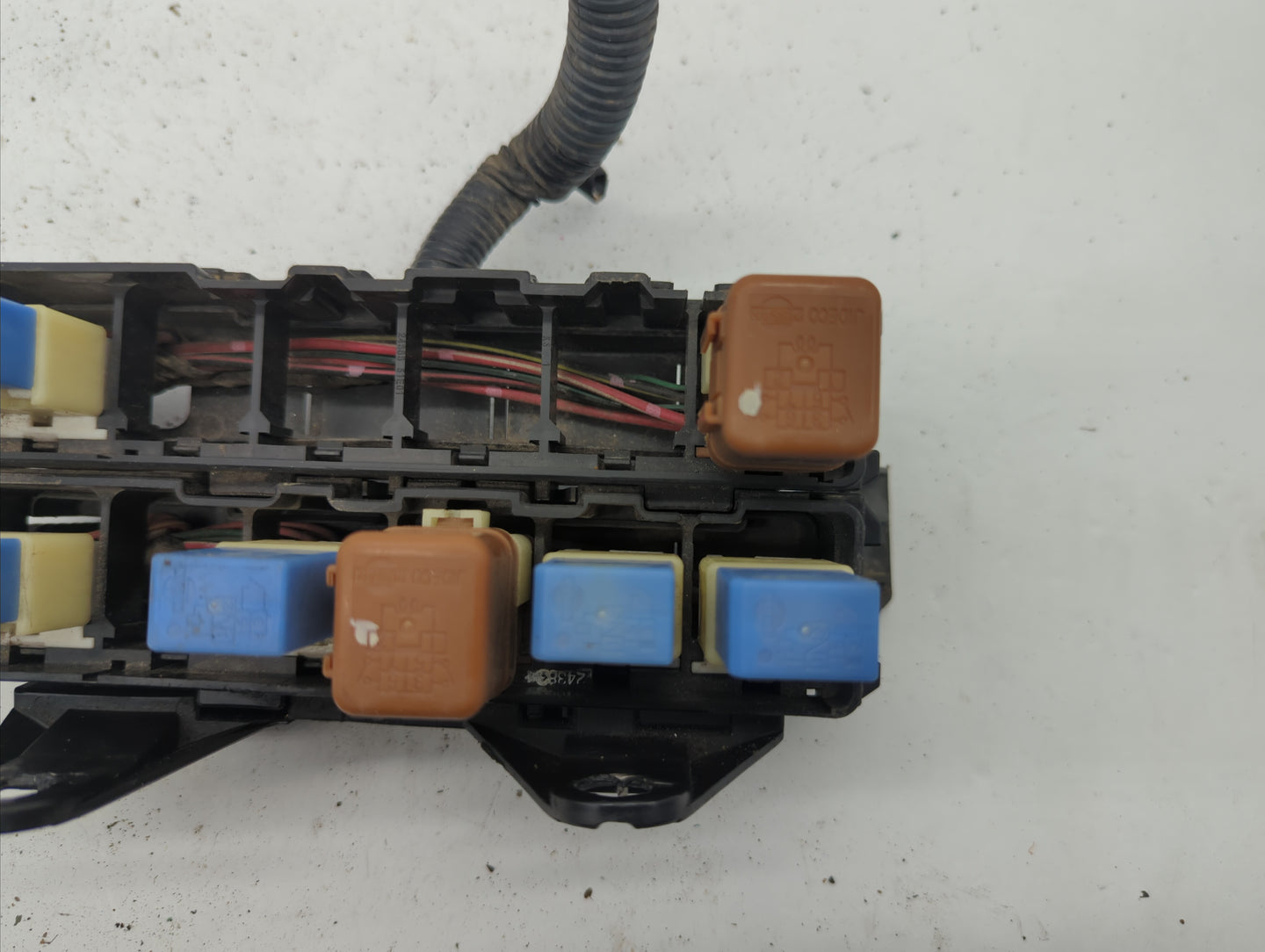 2001-2004 Nissan Pathfinder Fusebox Fuse Box Panel Relay Module P/N:7154-3080 Fits Fits 2001 2002 2003 2004 OEM Used Auto Pa