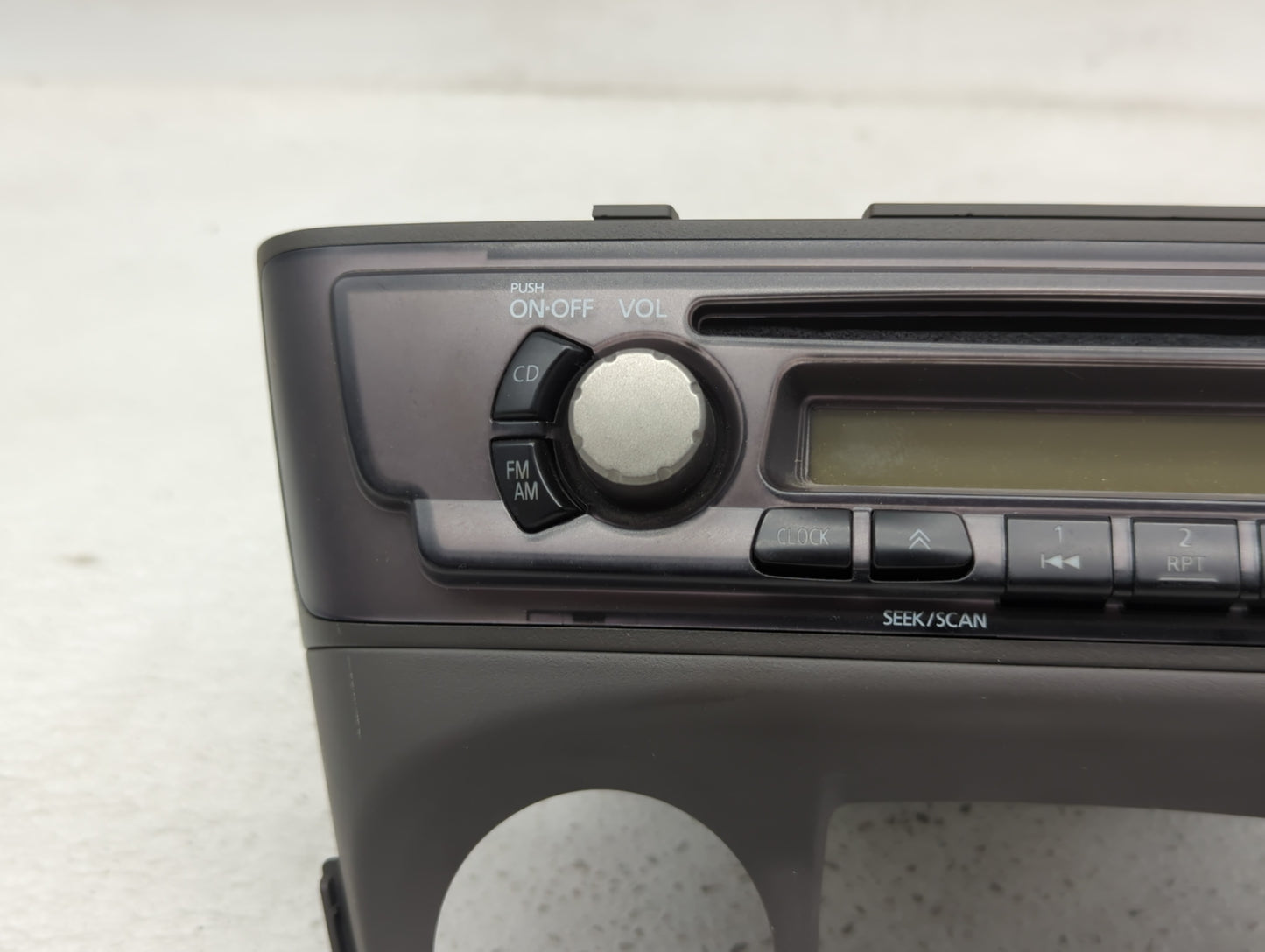 2000-2003 Nissan Sentra Radio AM FM Cd Player Receiver Replacement P/N:28185 4Z520 Fits Fits 2000 2001 2002 2003 OEM Used Au