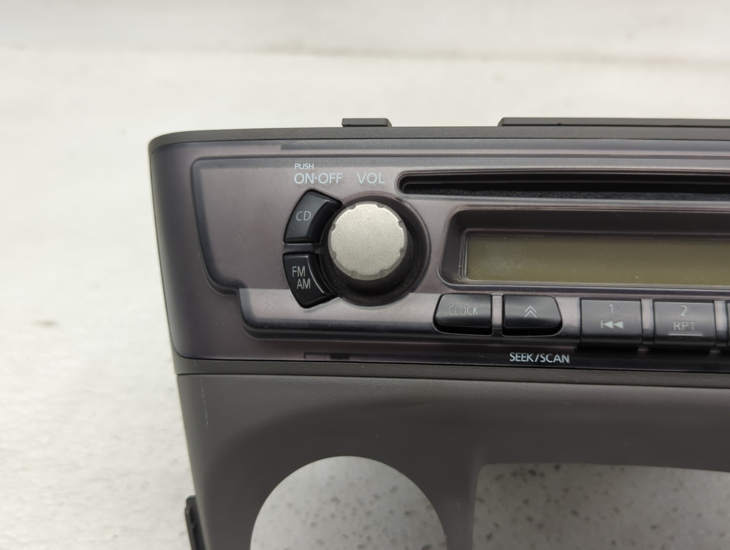 2000-2003 Nissan Sentra Radio AM FM Cd Player Receiver Replacement P/N:28185 4Z520 Fits Fits 2000 2001 2002 2003 OEM Used Au
