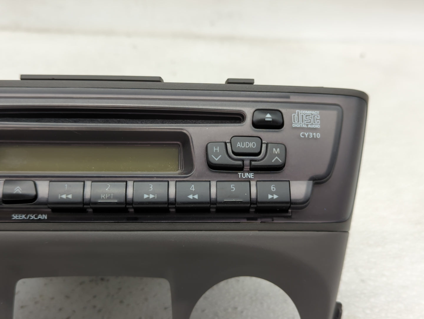2000-2003 Nissan Sentra Radio AM FM Cd Player Receiver Replacement P/N:28185 4Z520 Fits Fits 2000 2001 2002 2003 OEM Used Au