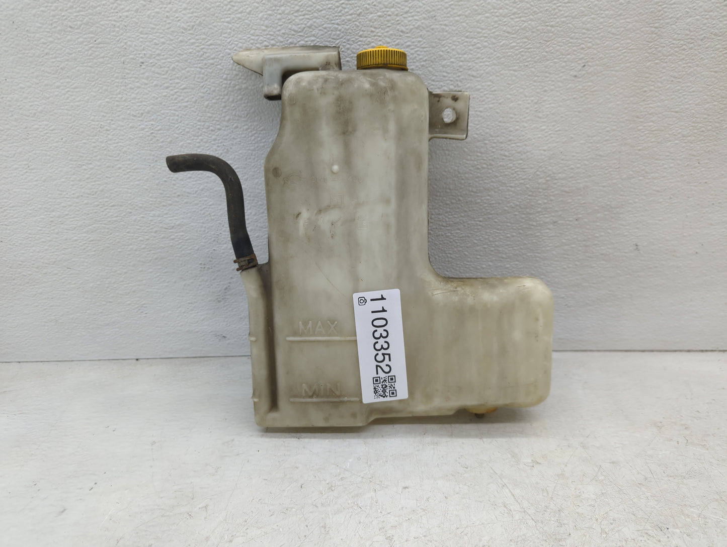 2000-2004 Nissan Xterra Radiator Coolant Overflow Expansion Tank Bottle - Oemusedautoparts1.com