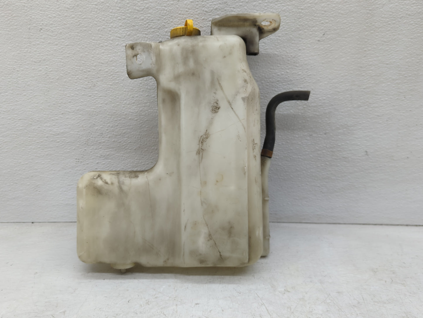 2000-2004 Nissan Xterra Radiator Coolant Overflow Expansion Tank Bottle - Oemusedautoparts1.com