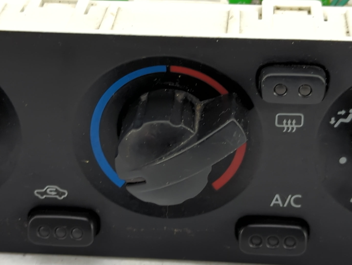 2002 Nissan Xterra Climate Control Module Temperature AC/Heater Replacement Fits OEM Used Auto Parts - Oemusedautoparts1.com