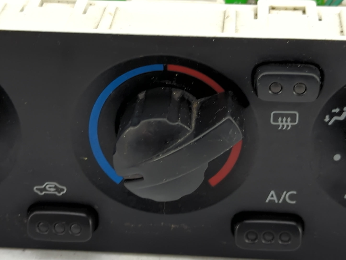 2002 Nissan Xterra Climate Control Module Temperature AC/Heater Replacement Fits OEM Used Auto Parts - Oemusedautoparts1.com