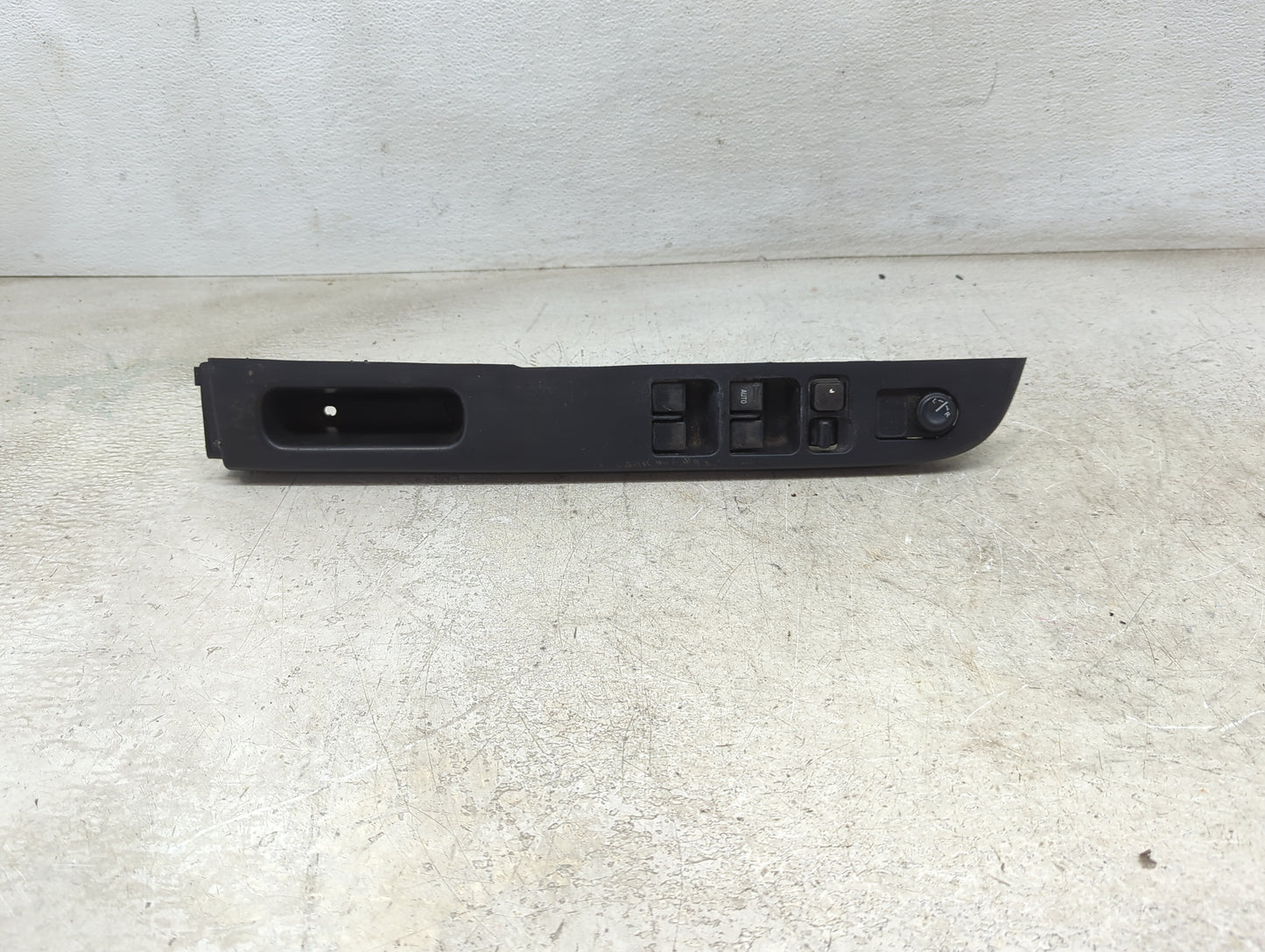 2000-2004 Nissan Xterra Master Power Window Switch Replacement Driver Side Left P/N:25401 9E000 Fits OEM Used Auto Parts - O