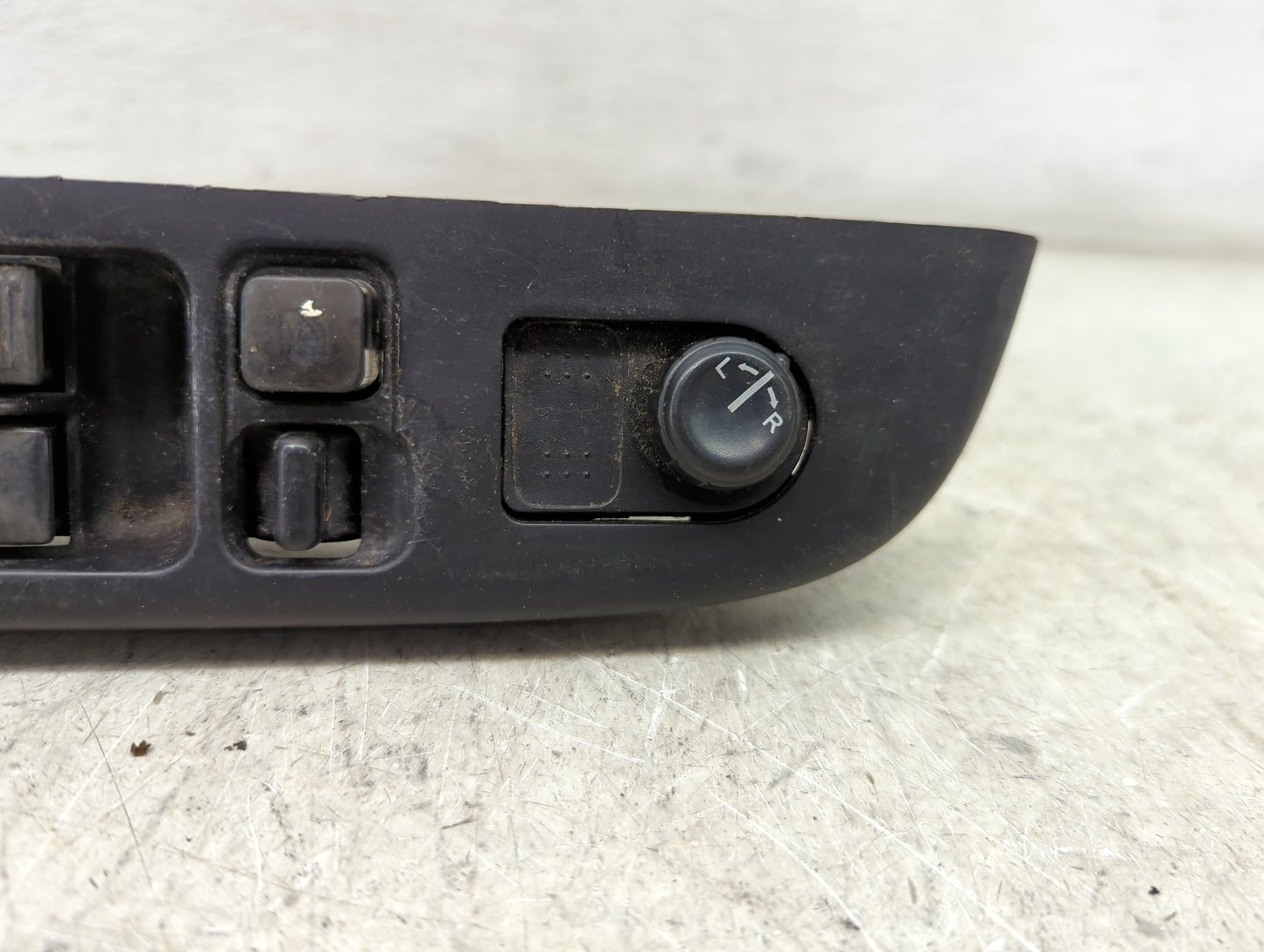 2000-2004 Nissan Xterra Master Power Window Switch Replacement Driver Side Left P/N:25401 9E000 Fits OEM Used Auto Parts - O