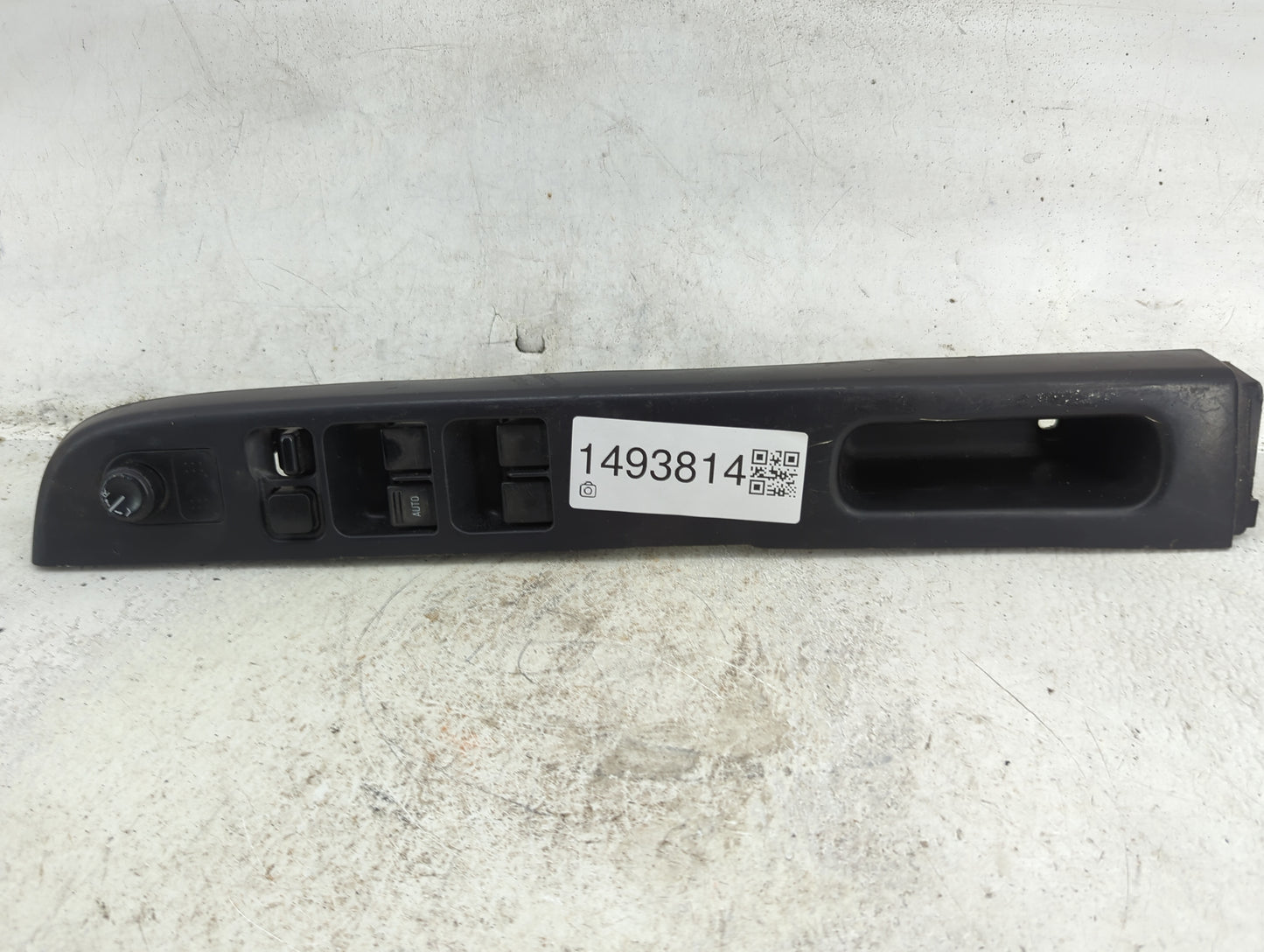 2000-2004 Nissan Xterra Master Power Window Switch Replacement Driver Side Left P/N:25401 9E000 Fits OEM Used Auto Parts - O