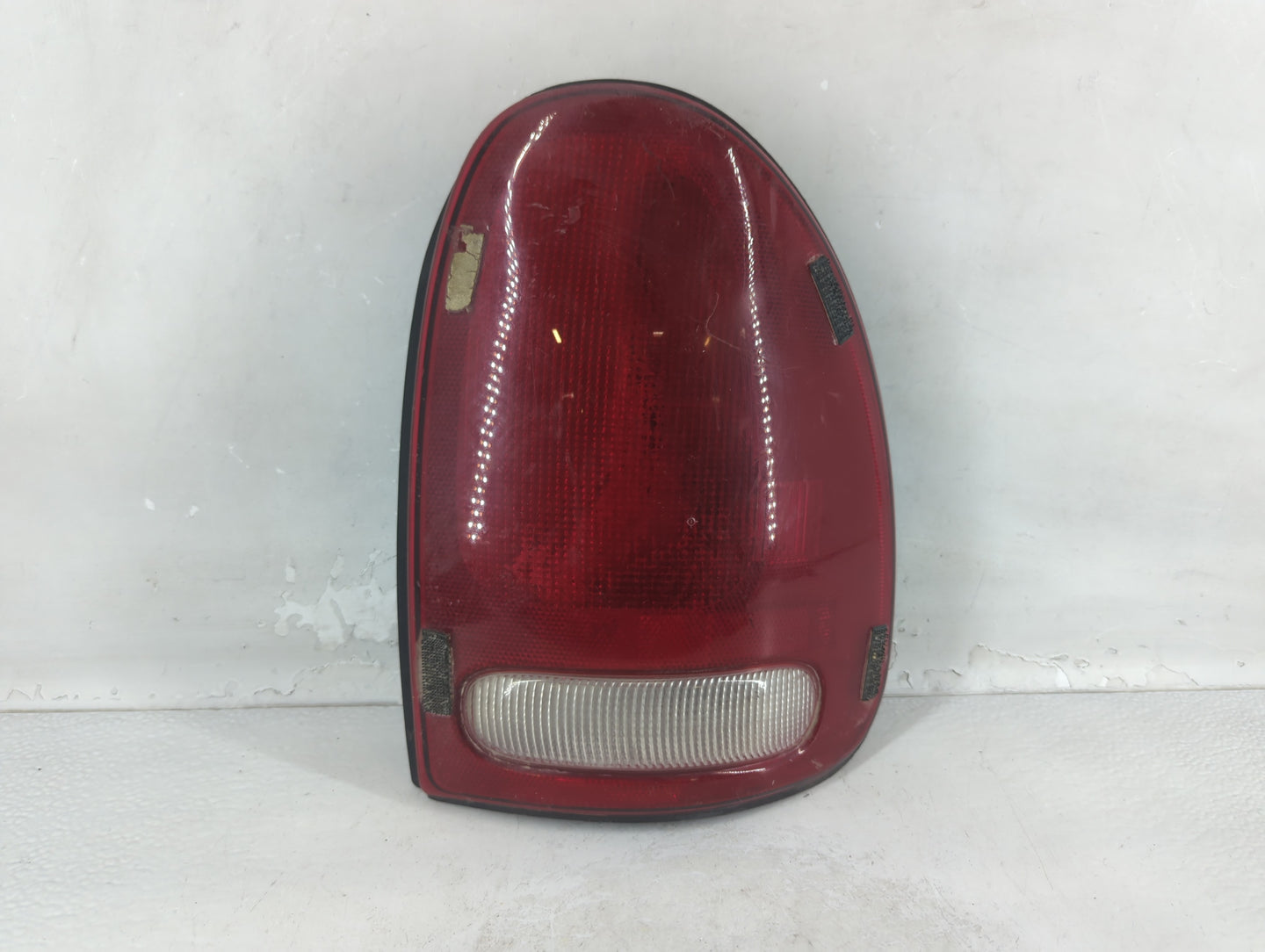 1999-2004 Oldsmobile Alero Tail Light Assembly Passenger Right OEM P/N:4576362 Fits Fits 1999 2000 2001 2002 2003 2004 OEM U