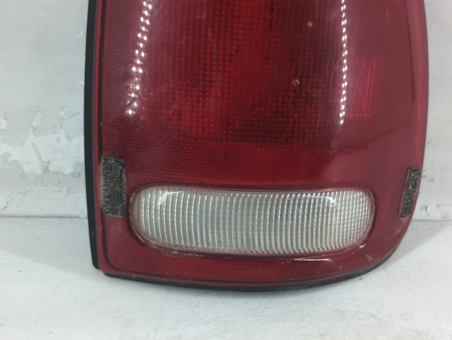 1999-2004 Oldsmobile Alero Tail Light Assembly Passenger Right OEM P/N:4576362 Fits Fits 1999 2000 2001 2002 2003 2004 OEM U