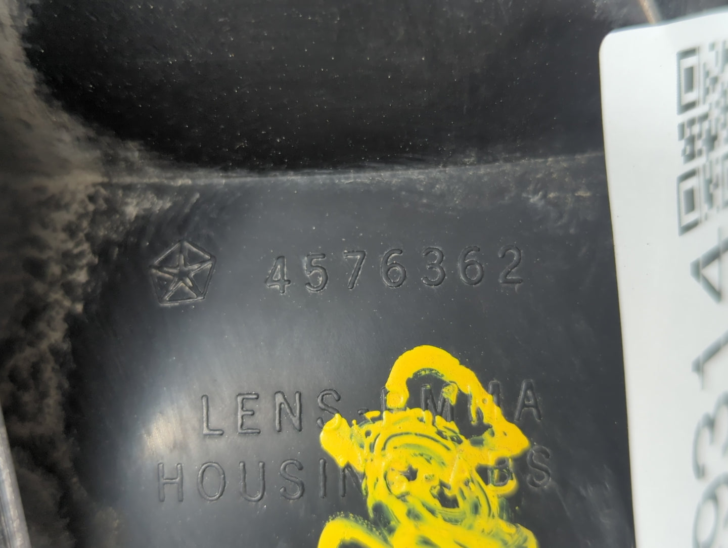 1999-2004 Oldsmobile Alero Tail Light Assembly Passenger Right OEM P/N:4576362 Fits Fits 1999 2000 2001 2002 2003 2004 OEM U