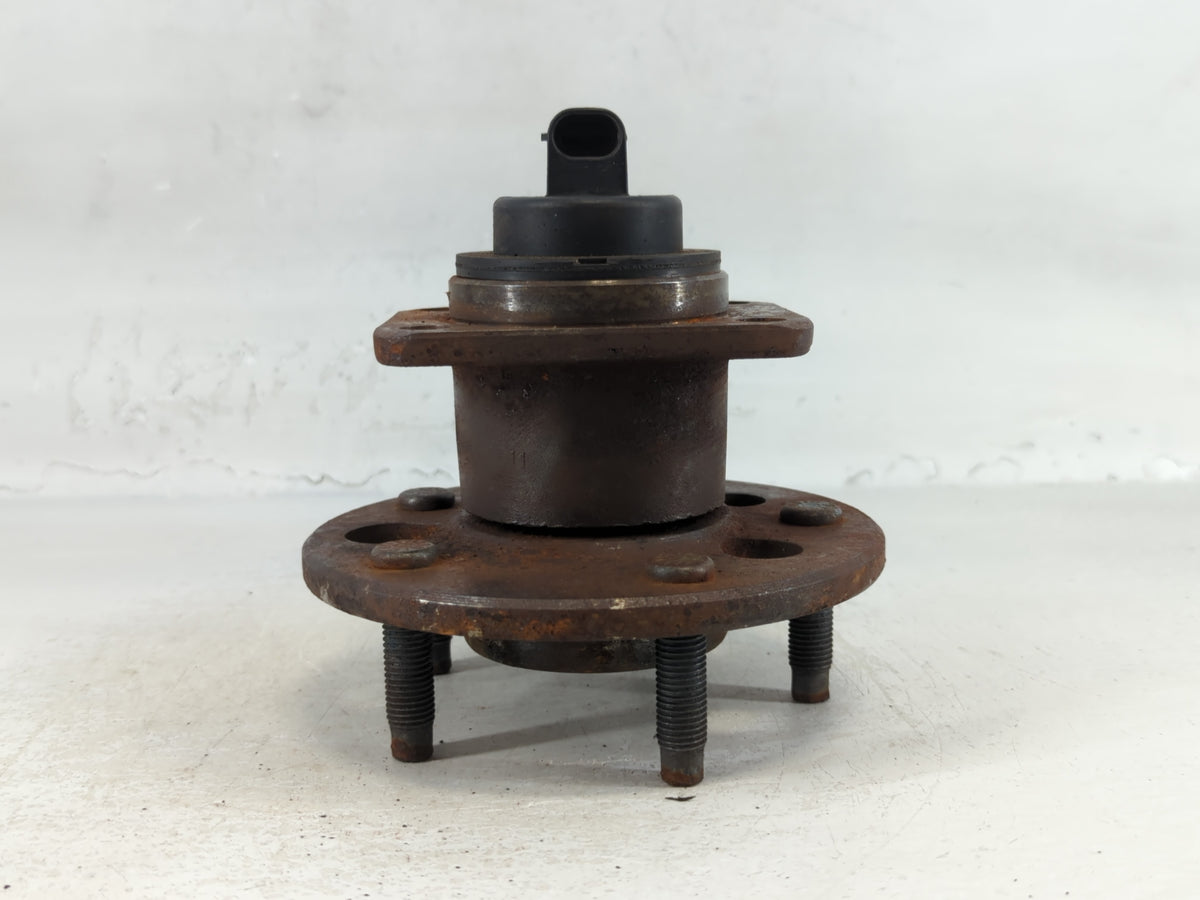 1999-2004 Oldsmobile Alero Driver Front Wheel Hub Oem 700717 - Oemusedautoparts1.com