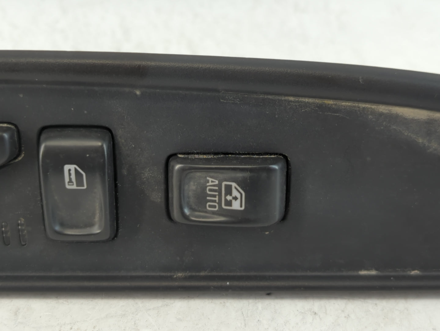 2002-2004 Oldsmobile Bravada Master Power Window Switch Replacement Driver Side Left P/N:B03236Y010550YM6 15063236 Fits OEM 