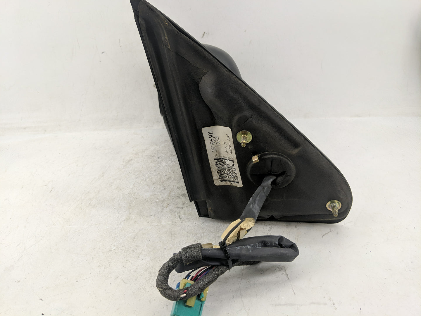 2002-2003 Oldsmobile Bravada Driver Left Side View Manual Door Mirror - Oemusedautoparts1.com