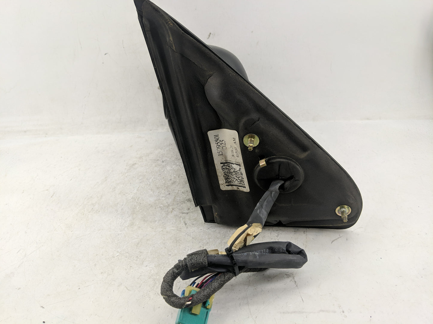 2002-2003 Oldsmobile Bravada Driver Left Side View Manual Door Mirror - Oemusedautoparts1.com