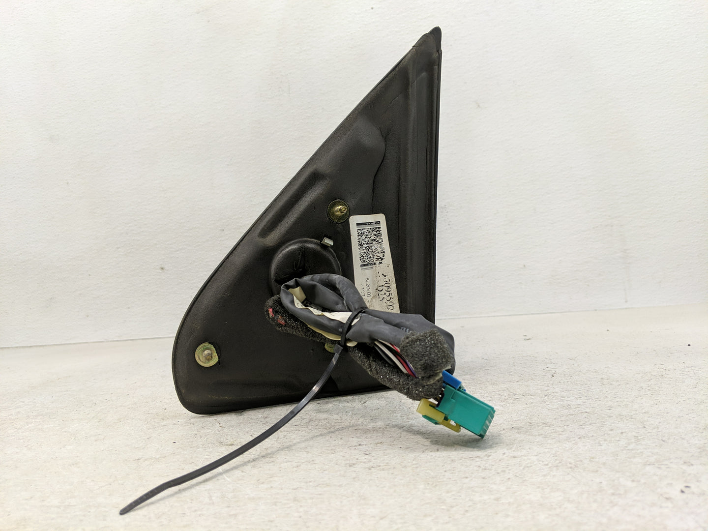 2002-2004 Oldsmobile Bravada Passenger Side View Mirror - Right Door Mirror OEM Used - Oemusedautoparts1.com