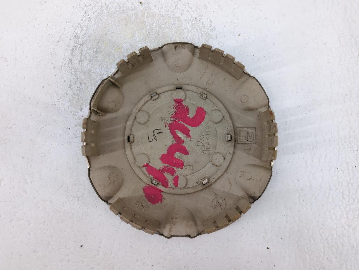 2002 Oldsmobile Bravada Rim Wheel Center Cap 700683 - Oemusedautoparts1.com
